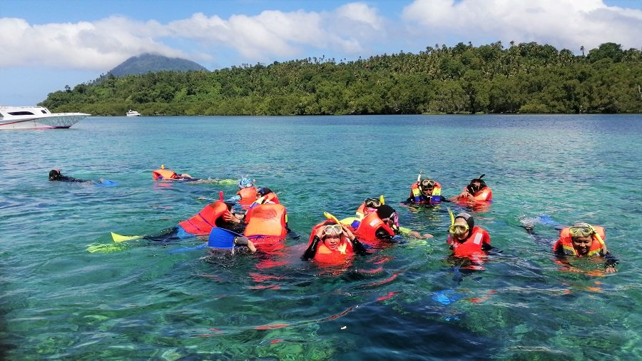 lorenso-bunaken-snorkeling-tour Bunaken Snorkeling tour